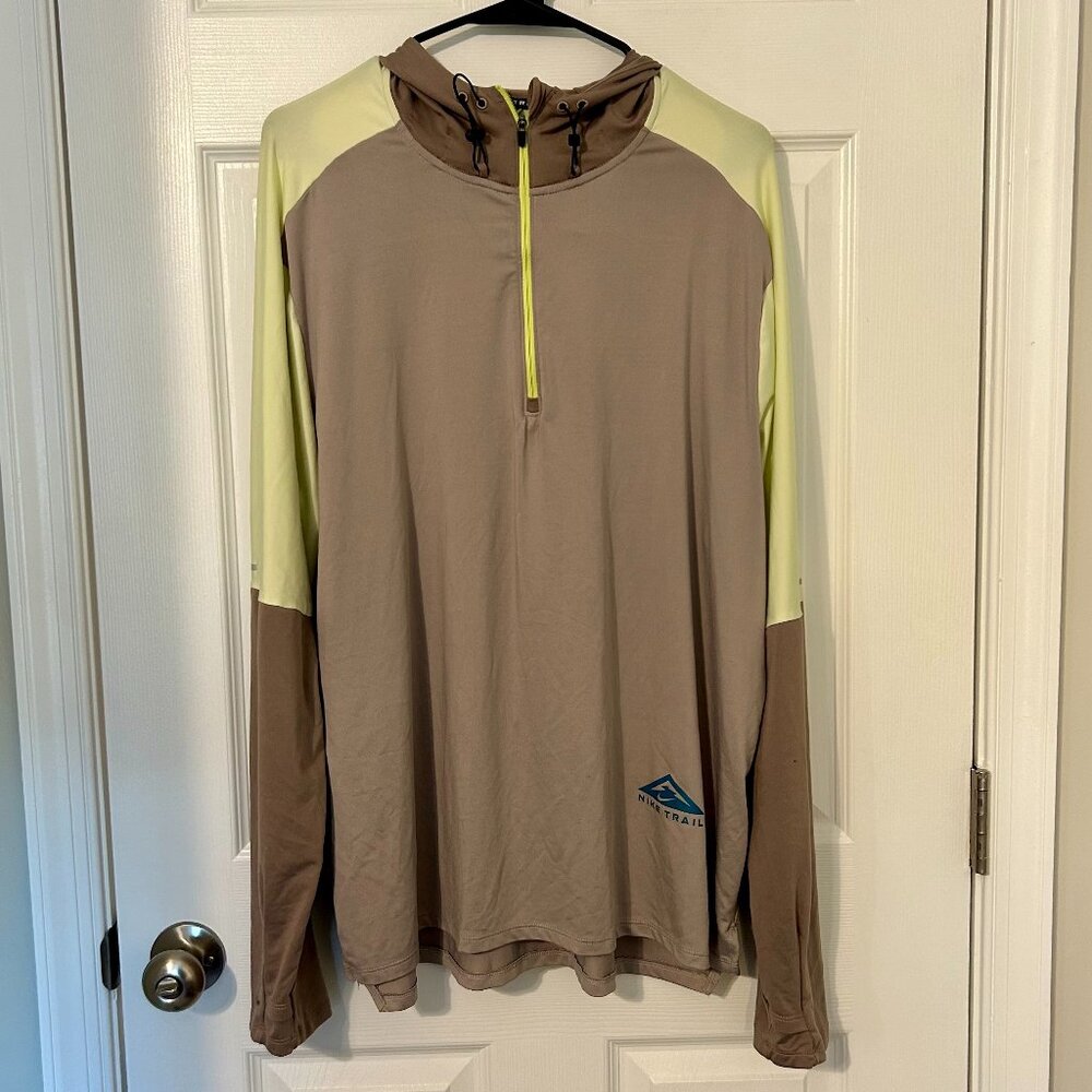 Nike Women's Trail Lightweight 1/4‎ Hoodie, XL